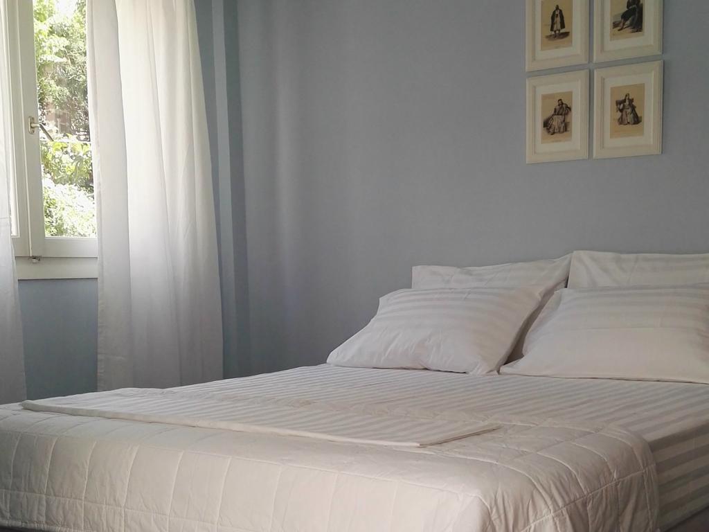 Paris Spacious Beach Apartment Loutraki  Bagian luar foto