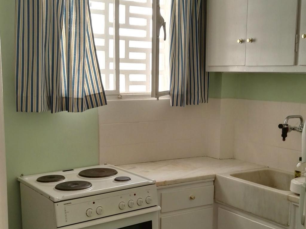 Paris Spacious Beach Apartment Loutraki  Bagian luar foto